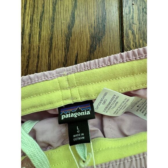 $49 Girl's Youth Patagonia Unlined 4" Baggies Milkweed Mauve Shorts Sz Large 12 - Picture 5 of 8